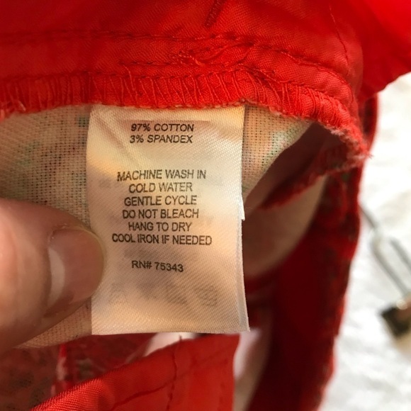 Willi Smith red paisley women’s shorts. Size 14. - Picture 5 of 5